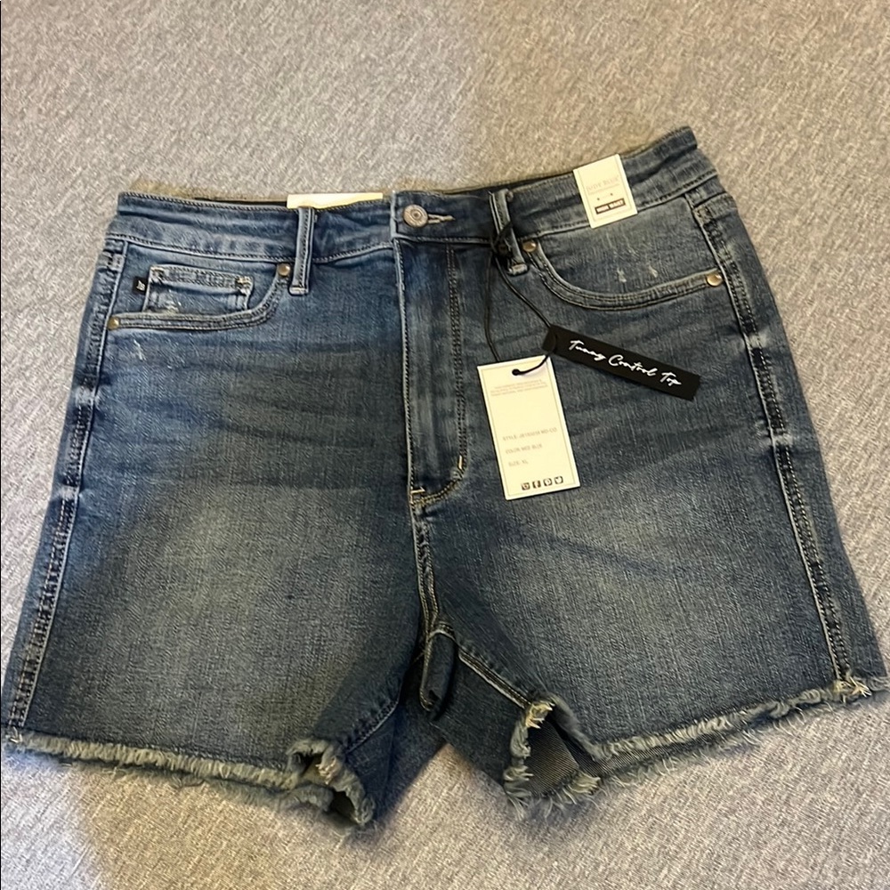 Judy Blue Jean Shorts Blue Distressed Mid-Thigh